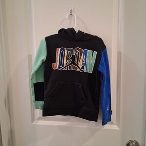 Jordan Boys' Mismatch Day Pullover Hoodie. Size XS(4)